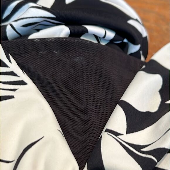 Lands’ End Swimsuit 1-piece black and white XXL - Picture 15 of 16